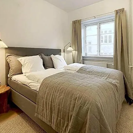 فندق Lovely Ground Floor Flat